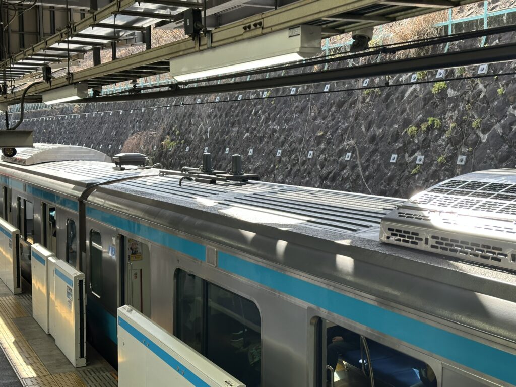 ATACSの工事施工後のクハE233-1000 ATACSの工事施工後のクハE233-1000