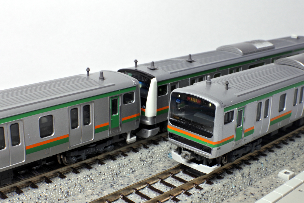 E231系1000番台と併結しているE233系3000番台の並び E231系1000番台と併結しているE233系3000番台の並び
