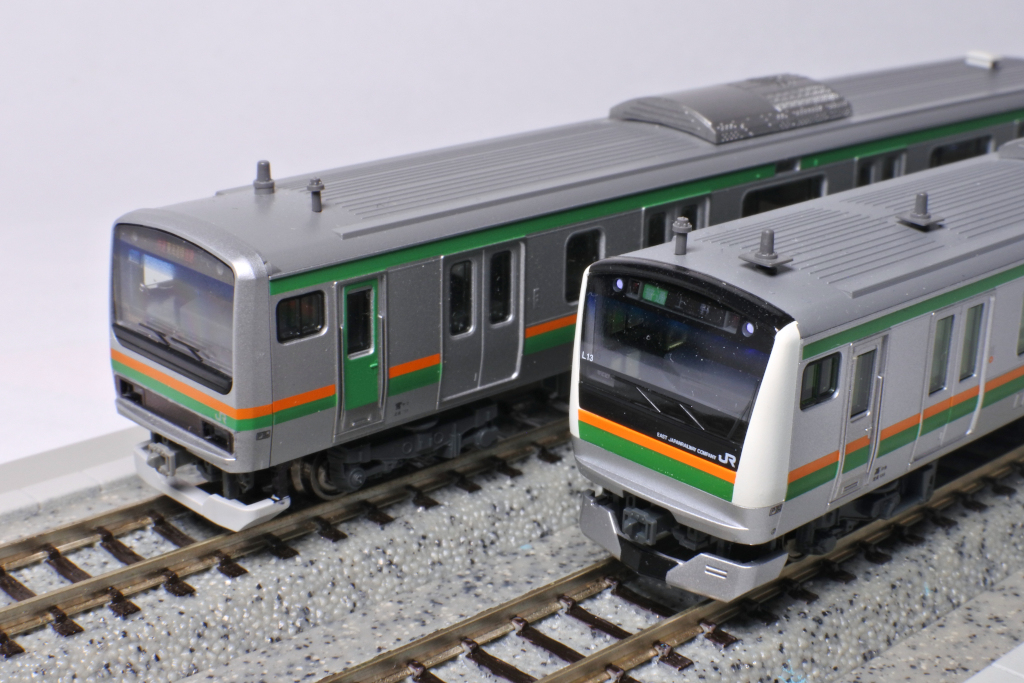 E233系とE231系 E233系とE231系