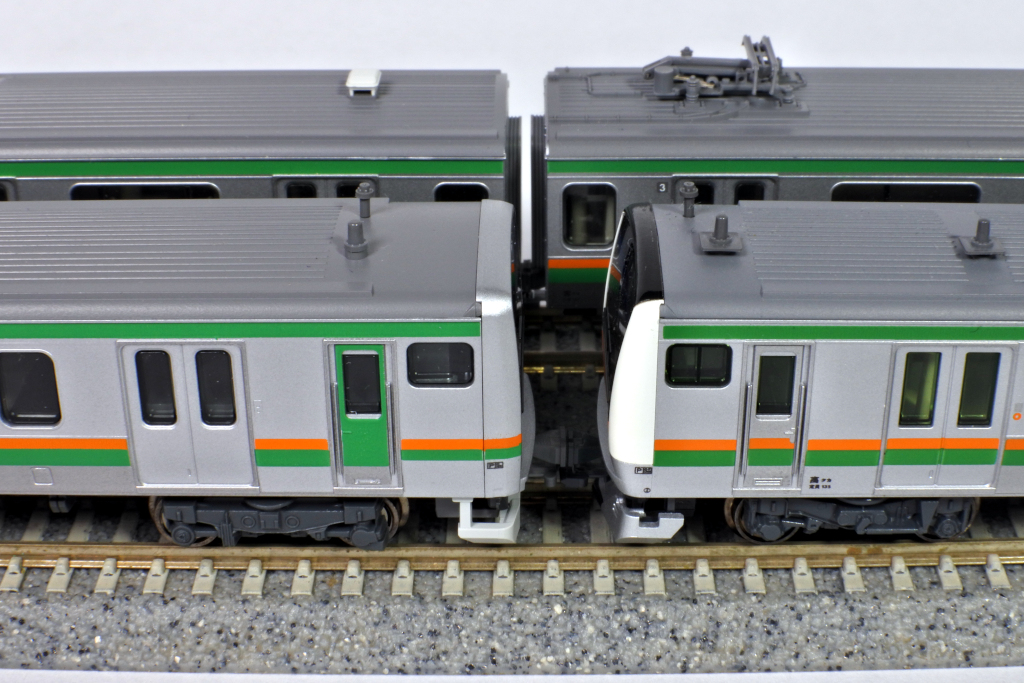 E231系とE233系の連結と連結面の間隔 E231系とE233系の連結と連結面の間隔