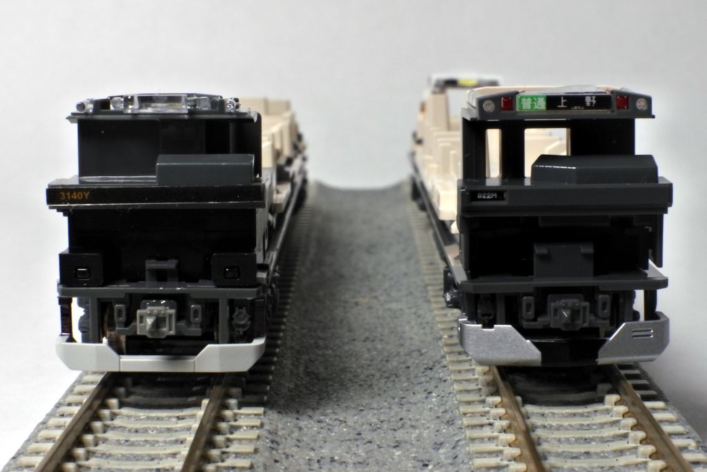 E233系の運転台と比較 E233系の運転台と比較