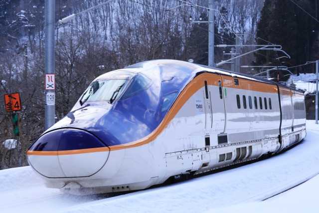 E8系新幹線つばさ E8系新幹線つばさ